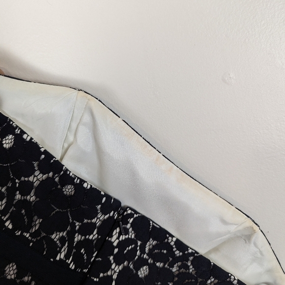 VINTAGE White House Black Market Y2K Black Lace Cotton Strapless Mini Dress - Picture 6 of 8